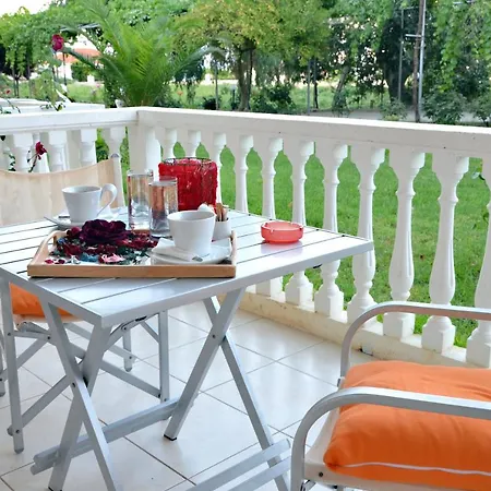 Belussi & ホテル Psarou (Zakynthos)